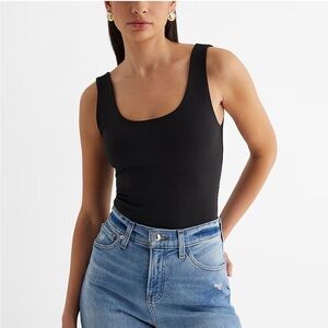 Express Body Contour High Compression Scoop Neck Bodysuit